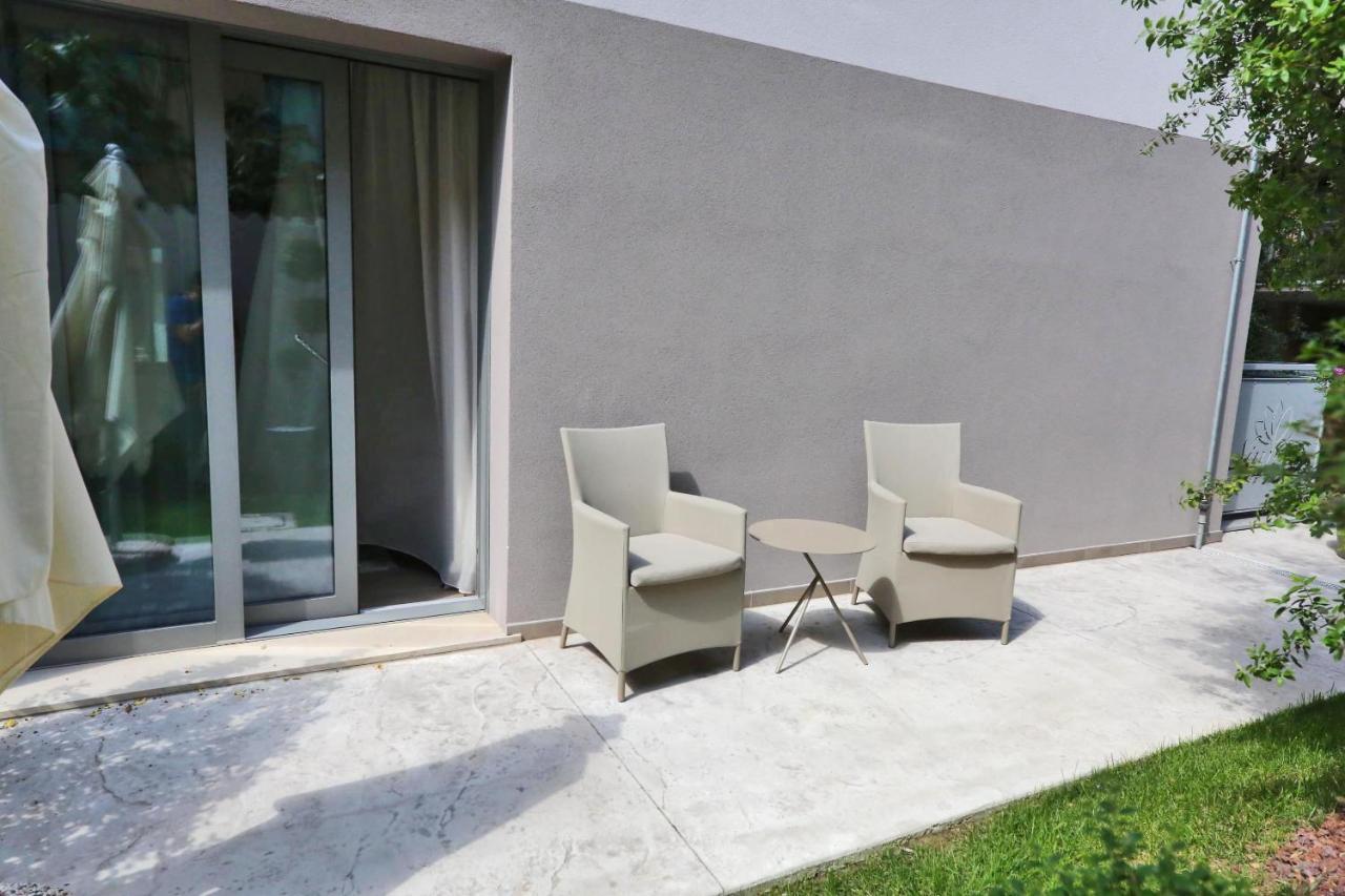 Ninfea Wellness & Spa Residence Каорле Екстериор снимка