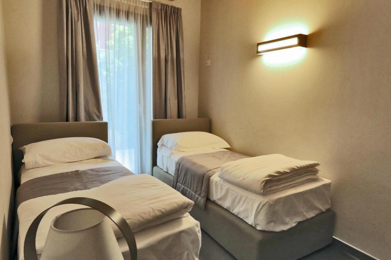 Ninfea Wellness & Spa Residence Каорле Екстериор снимка