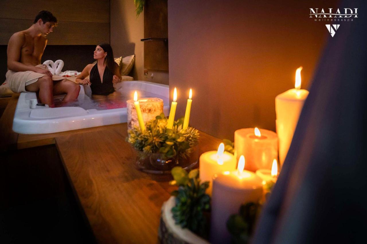 Ninfea Wellness & Spa Residence Каорле Екстериор снимка
