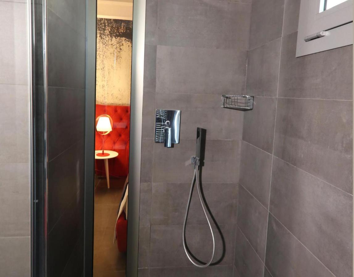 Ninfea Wellness & Spa Residence Каорле Екстериор снимка
