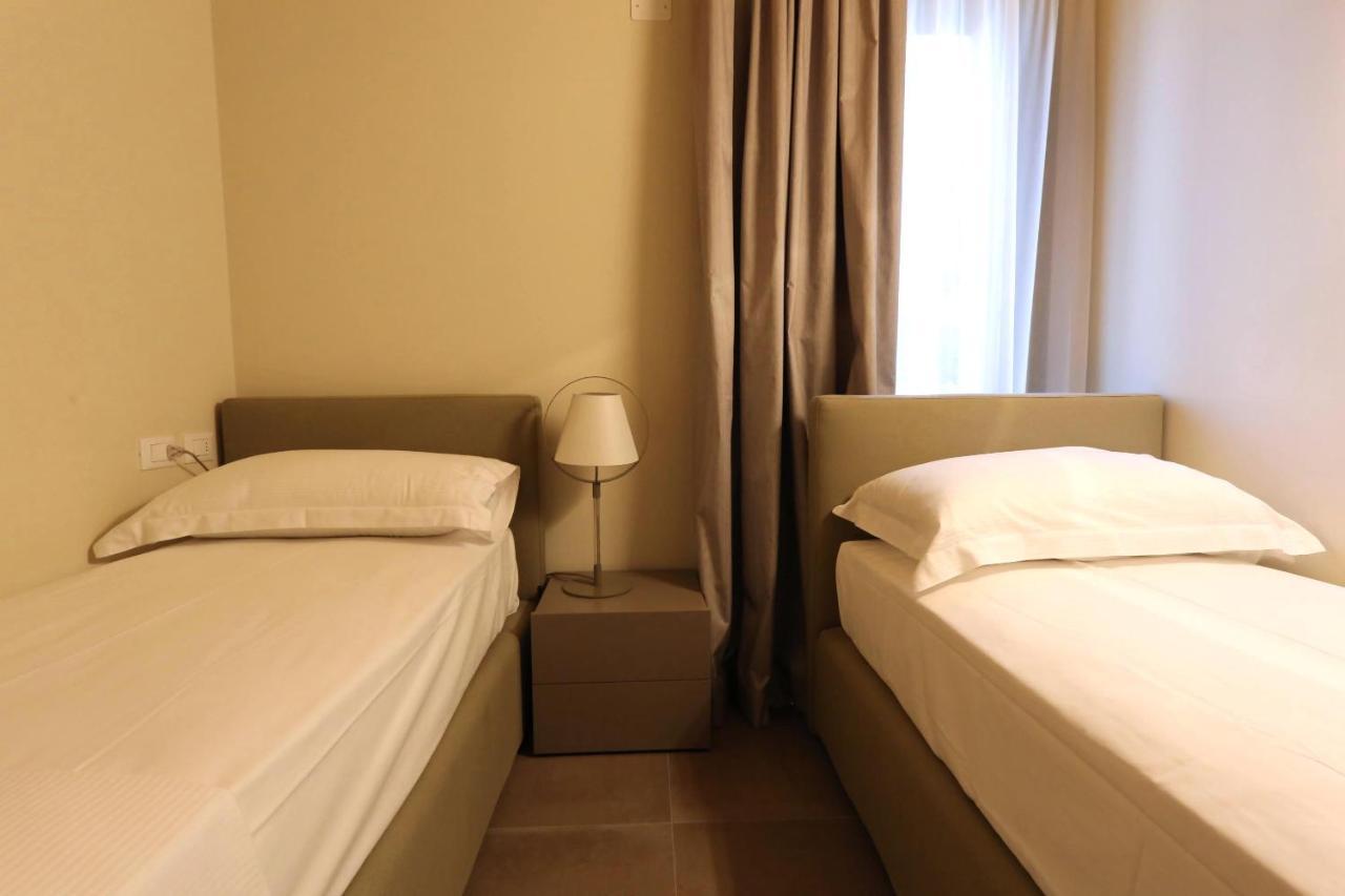 Ninfea Wellness & Spa Residence Каорле Екстериор снимка