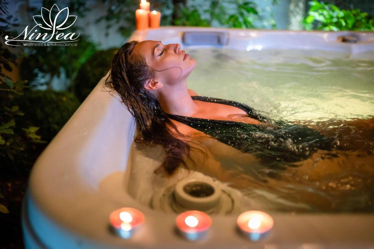 Ninfea Wellness & Spa Residence Каорле Екстериор снимка
