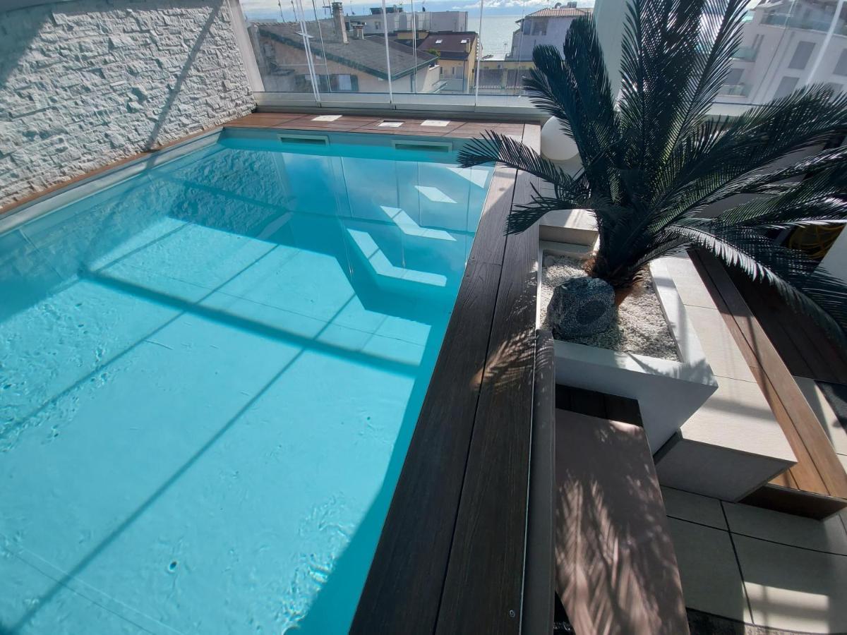 Ninfea Wellness & Spa Residence Каорле Екстериор снимка