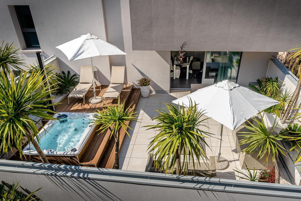 Ninfea Wellness & Spa Residence Каорле Екстериор снимка